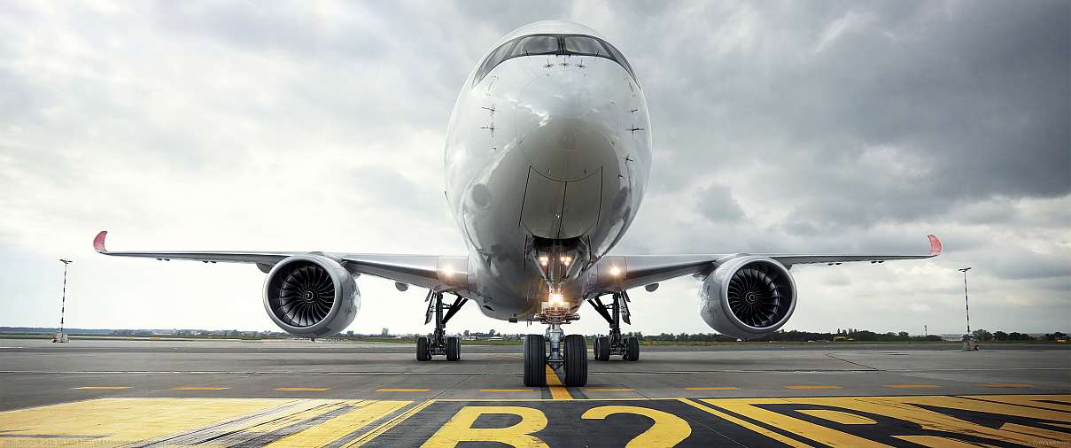Airbus A350-900 ultrabreit Hintergrundbild
